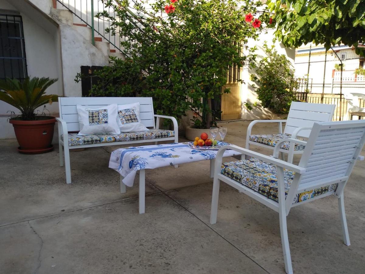 הוילה סנטה מריה דל פוקלו Casale Hibiscus מראה חיצוני תמונה