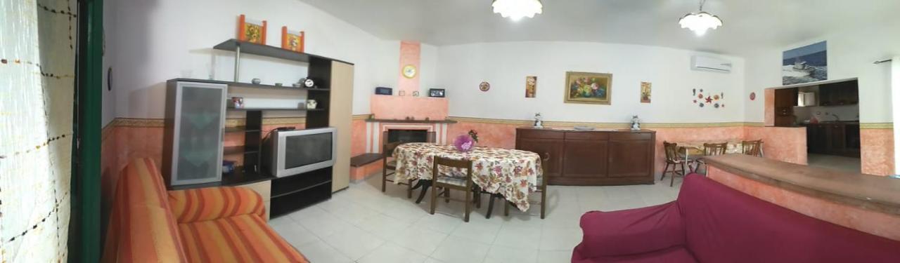 הוילה סנטה מריה דל פוקלו Casale Hibiscus מראה חיצוני תמונה